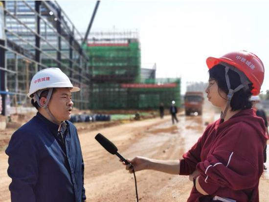 总承包公司宁乡项目：“电视台来咱工地采访啦！”