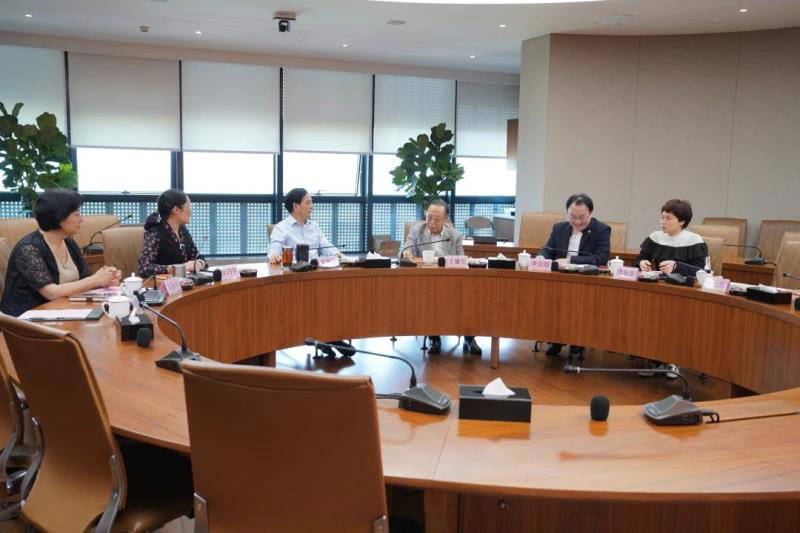 深圳工业总会王肇文主席一行莅临深装集团考察调研