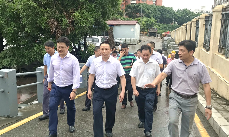市交通运输局曾岳雄副局长一行调研罗湖分公司深圳养护基地建设试点工作
