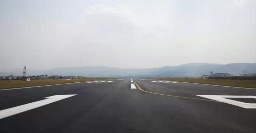 保山机场飞行区道面雾封维护项目通过行业验收