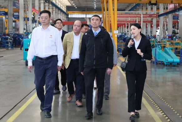中国机械工业联合会会长徐念沙调研山河智能