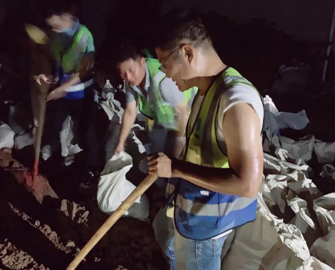 直面防汛大考，无畏洪水滔滔，中建人逆行而上