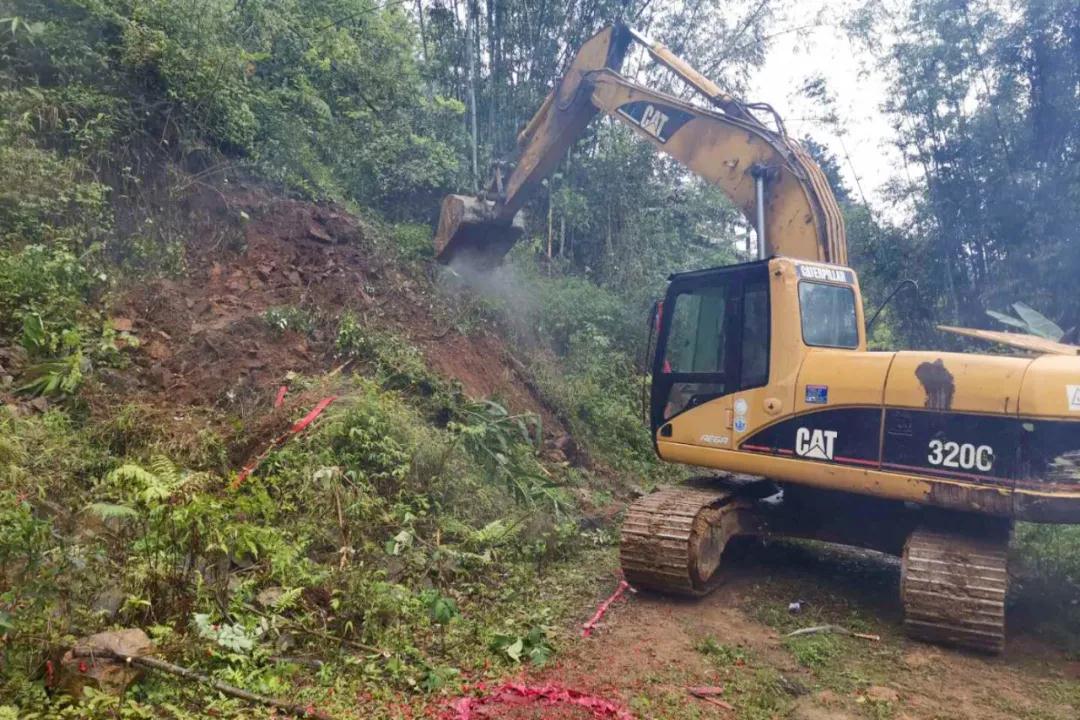 铁建北部湾六宾高速项目高良、新寨隧道正式动工
