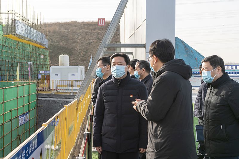 河南省委常委、省政府党组副书记周霁到集团公司数字小镇项目调研