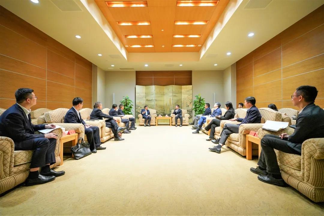 易文权率队拜访苏州市工业园区党工委副书记、管委会主任丁立新