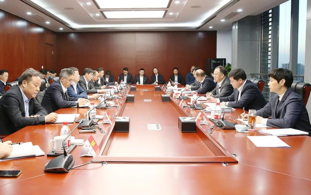 中国铁建党委书记、董事长汪建平到集团公司调研