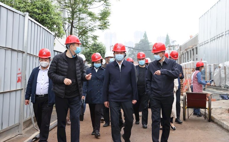 市委国资国企工委常务副书记，市国资委党委书记、主任李本文带队调研成都市公共卫生临床医疗中心应急病房建设项目