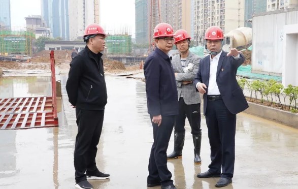 南昌高新区管委会副主任刘用强一行莅临中大艾溪府项目调研指导