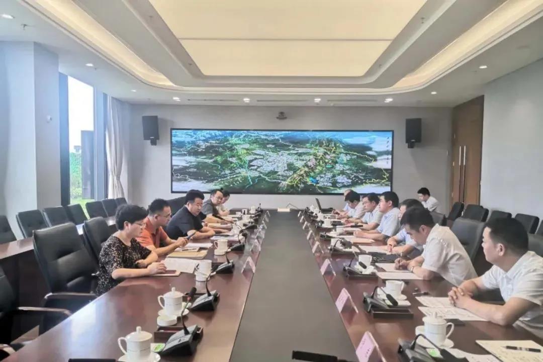 庄纪栋会见成都东部新区党工委书记张瑛