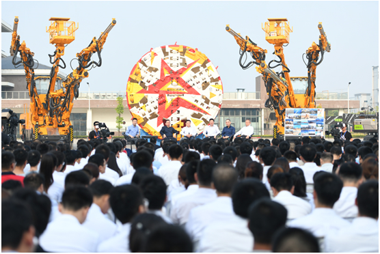 星邦重工董事长技术带头人刘国良走进央视《对话》栏目 