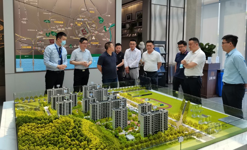 汉阳市政副董事长虞志鹏一行赴天创地产宜昌片区深入考察指导工作