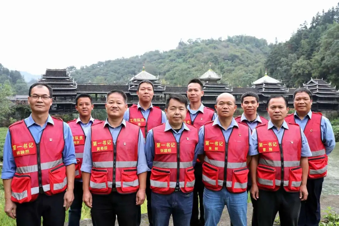 扶贫尖兵 | 柳工驻村第一书记、工作队员群像扫描