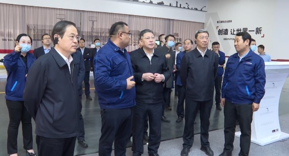 山东省副省长周立伟来到临工重机调研工业经济运行和安全生产工作