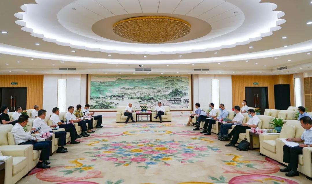 陈云与东莞市委书记梁维东举行会谈