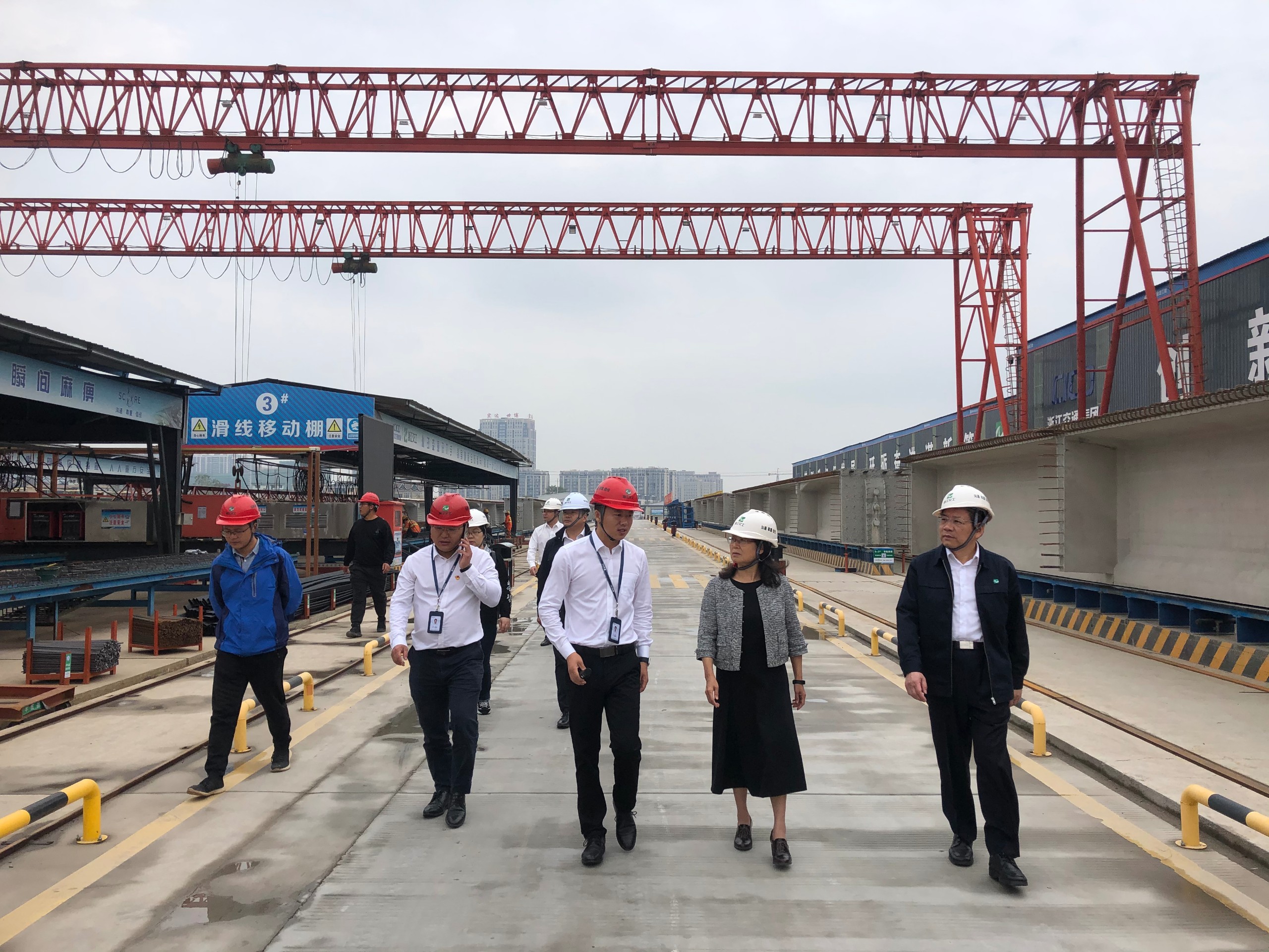 柴云妹到沪杭高速许村段改建工程调研指导