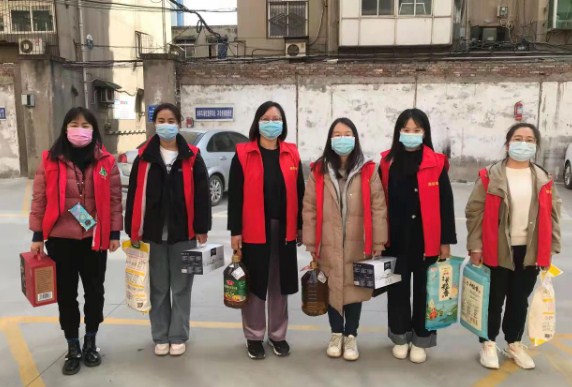 陕建装饰集团鼎盛装饰公司开展“学习雷锋精神——敬老爱老”活动