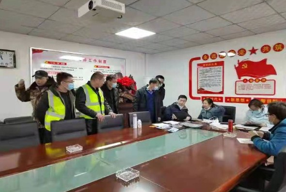咸阳路桥公司为农民工集中办理工资卡