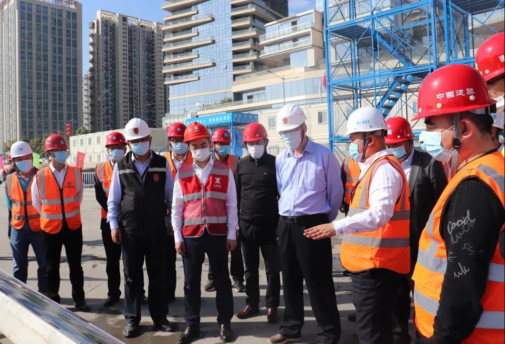 深圳市政府党组成员杨胜军一行莅临深圳地铁13号线调研