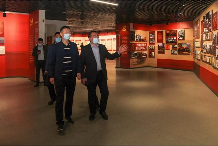 河南省物业商会会长张国强 参观康利达党群服务中心