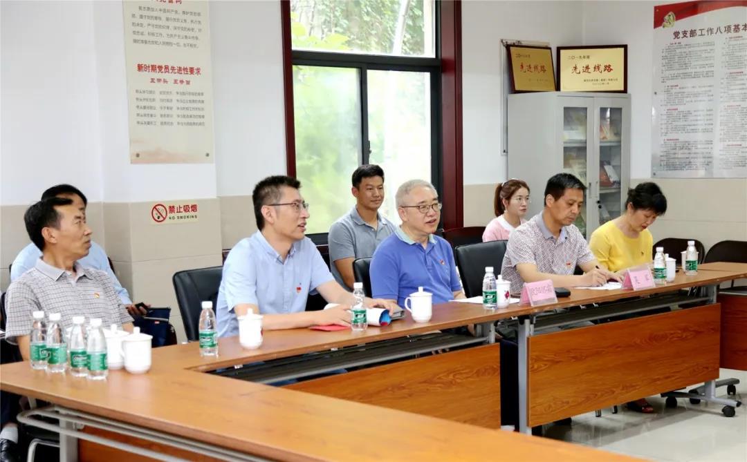 市国资委领导带领机关二支部党员到市城建集团与基层党支部开展联建联学专题活动