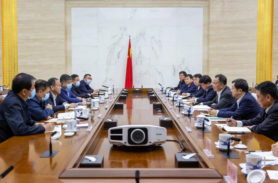 赵红鹰陪同汪建平在哈尔滨开展系列商务活动