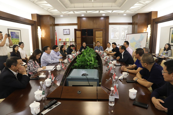 陈文山会见中信银行昆明分行行长芮昌永