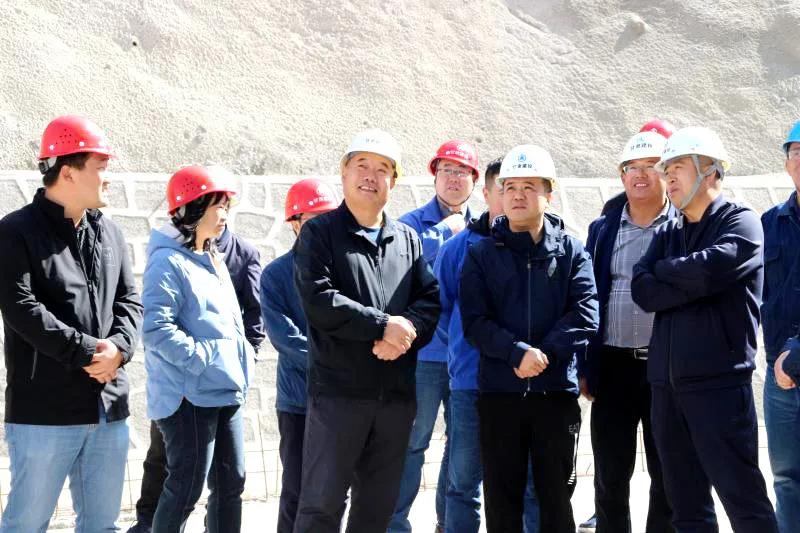 甘肃建投副总经理孟康荣一行前往甘肃建投永靖绿色建材生态产业园项目进行调研
