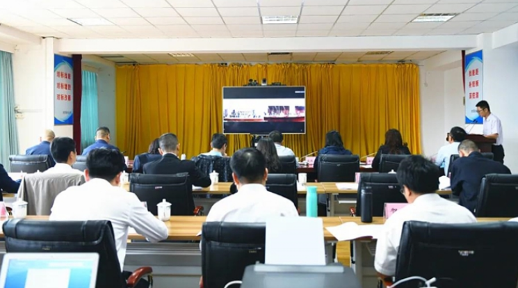 武昆股份公司召开第四届监事会第二次会议和第四届董事会第三次会议暨2019年度股东会