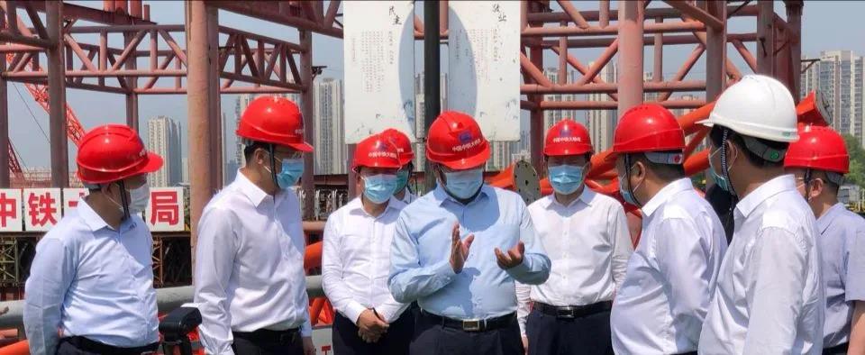 王忠林到江汉七桥调研