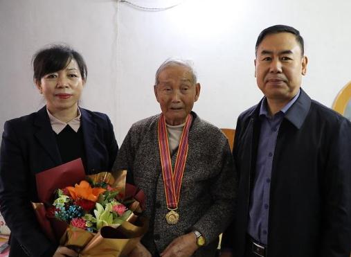 致敬！甘肃建投一安2位老同志获颁“中国人民志愿军抗美援朝出国作战70周年”纪念章