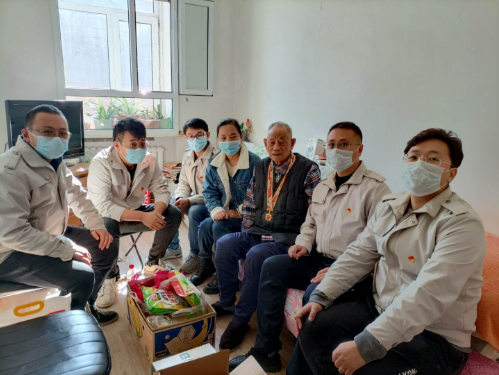 中建桥梁青年志愿者慰问抗美援朝老兵