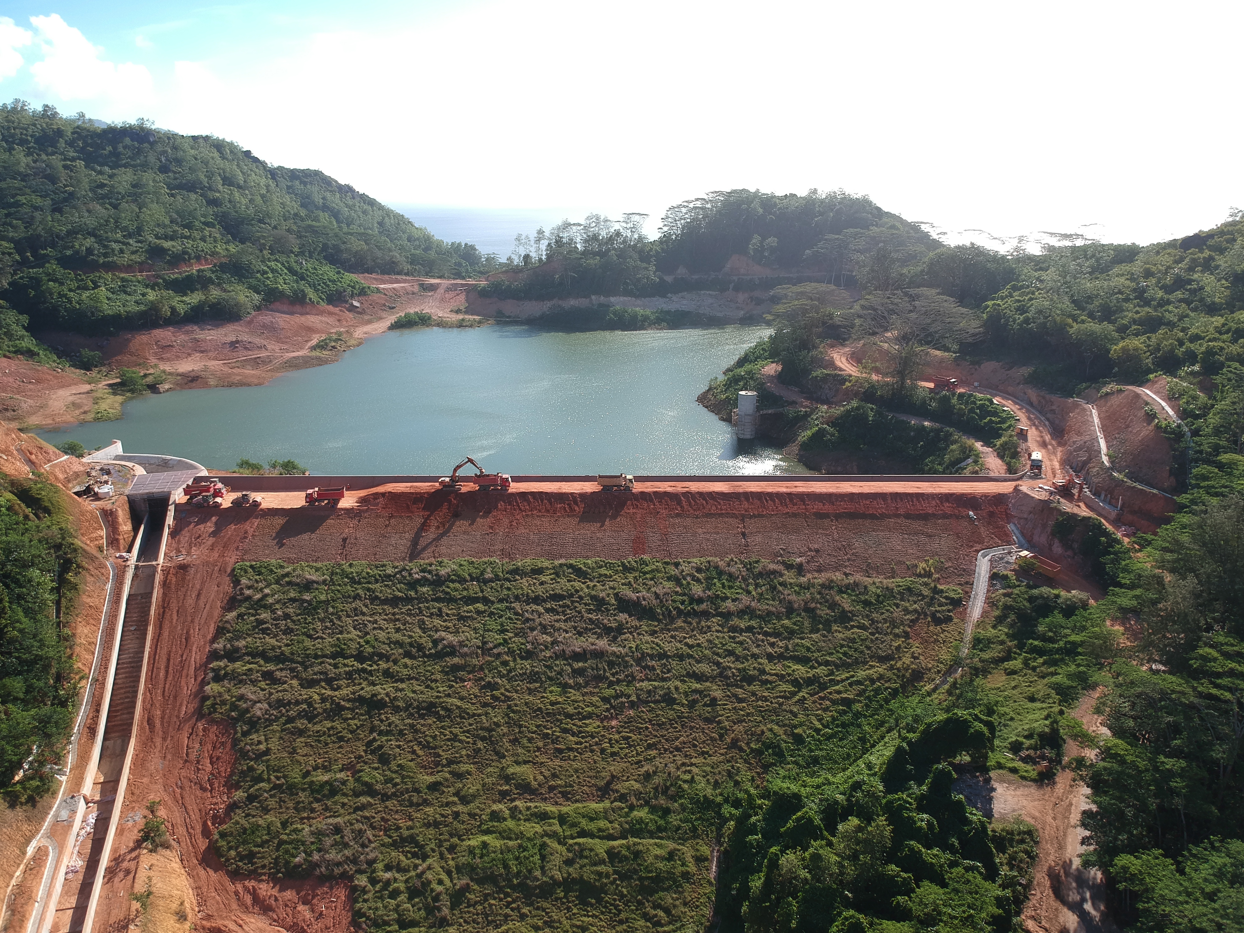 塞舌尔在建最大民生工程主体封顶