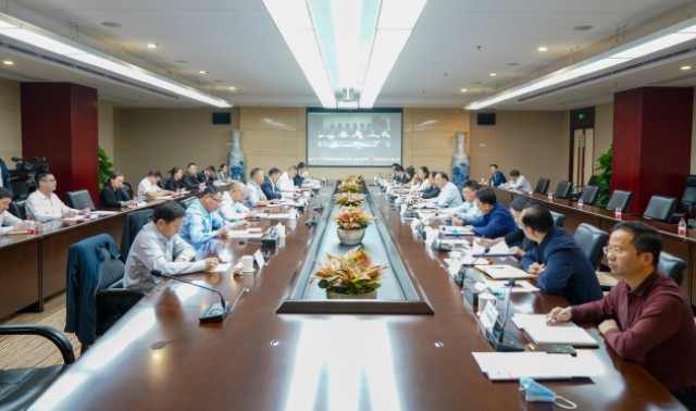 集团股份公司召开三季度职工思想动态分析会暨党群工作例会