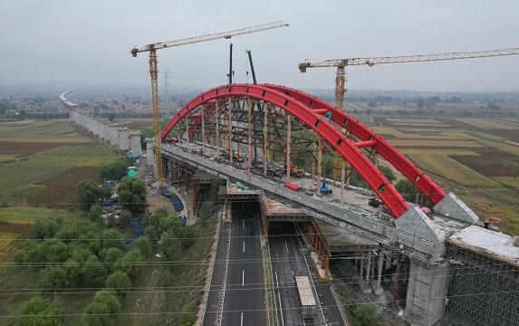 集大铁路丰镇特大桥钢管拱桥拱肋顺利合龙