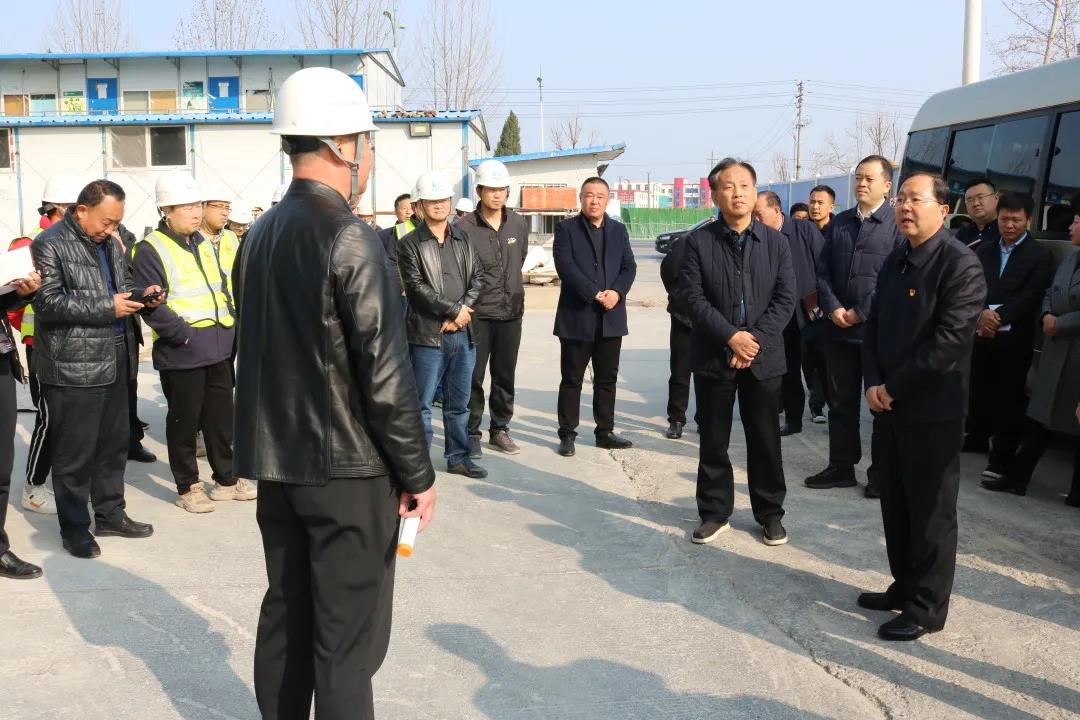 商丘市示范区党工委书记何振岭一行到商丘房建项目检查指导工作