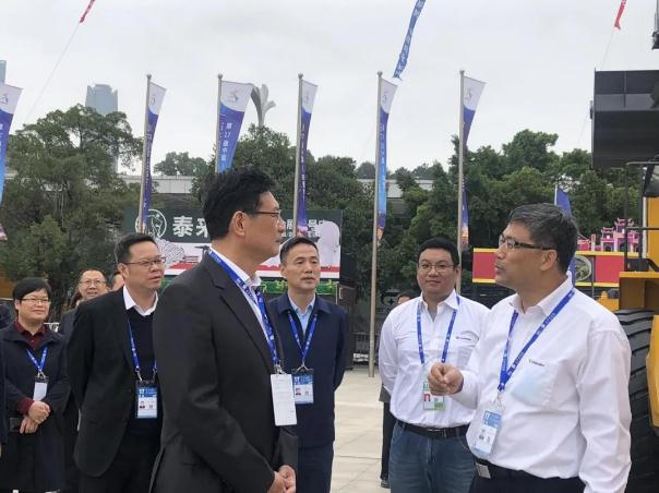 同舟共济 | 柳工东博会共建“一带一路”繁荣路
