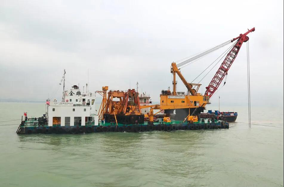 公司参建的深中通道沉管浮运专用航道工程开工