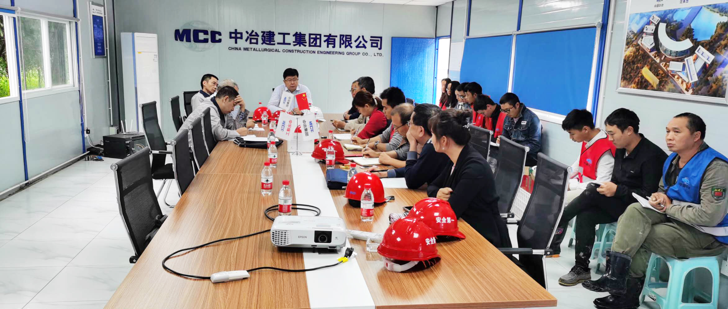 姜宝仁到西南政法大学综合实验楼与综合实验楼附属地下车库建设工程项目检查安全生产工作