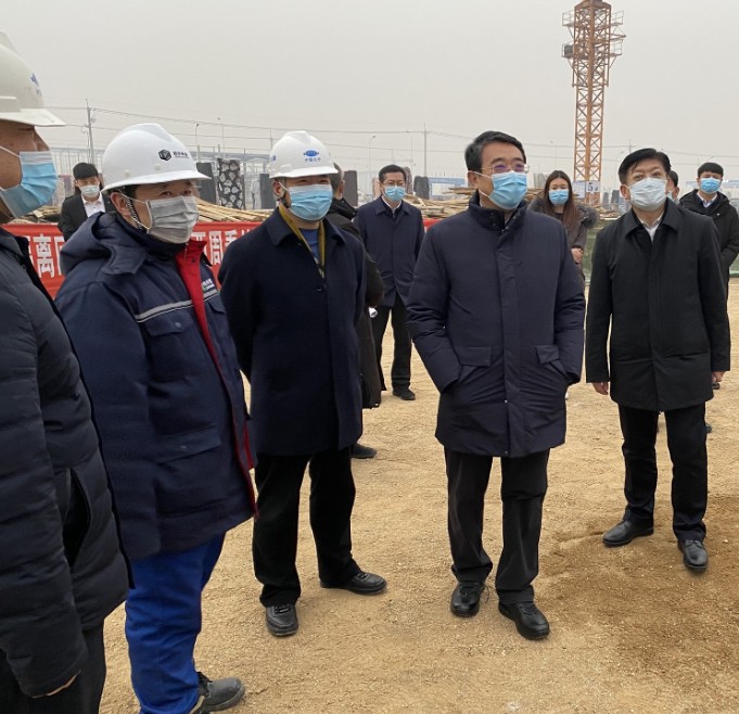 盘锦市委书记张成中到公司盘锦格林凯默工程项目视察