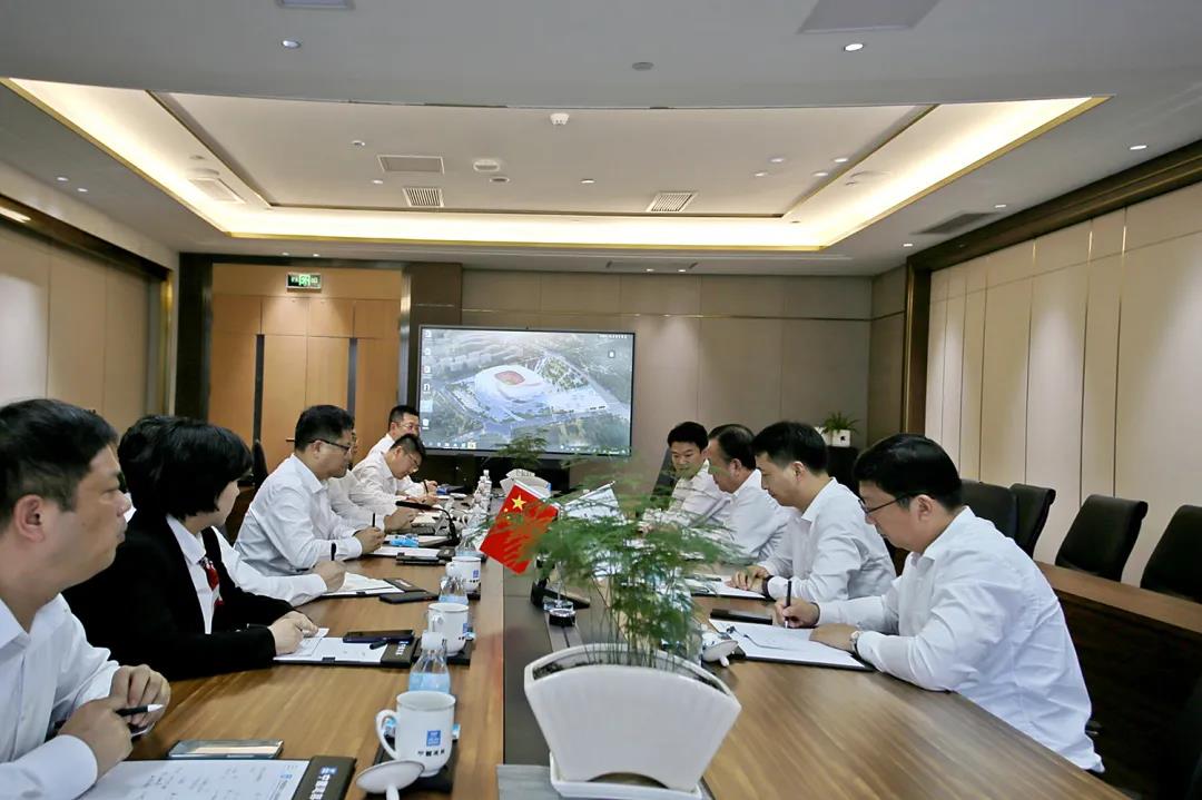 中建八局党委书记、董事长校荣春在渝短期工作