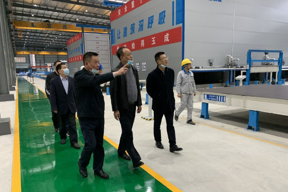湖北省建筑事业发展中心副主任刘中强调研宜昌宝业工业化基地