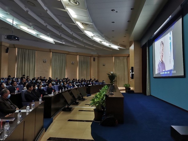 中国化学纪委组织观看反腐警示专题片《围猎》