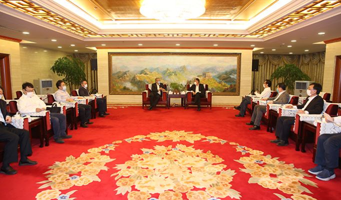 张兆祥会见中国冶金地质总局党委书记、副局长牛建华