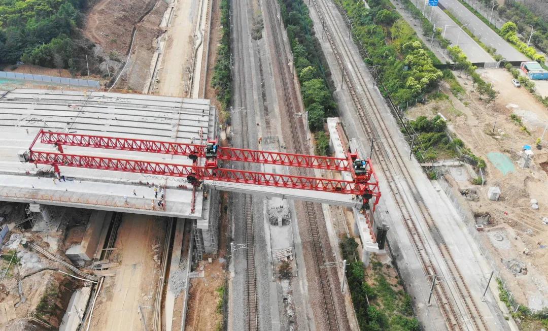 谷阳路项目首次跨越南北铁路“大动脉”