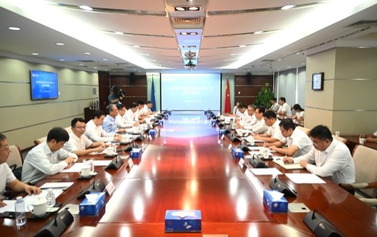 王斌与秦皇岛市委书记王曦会谈