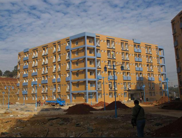 中建一局深圳职业技术学院学生公寓项目封顶