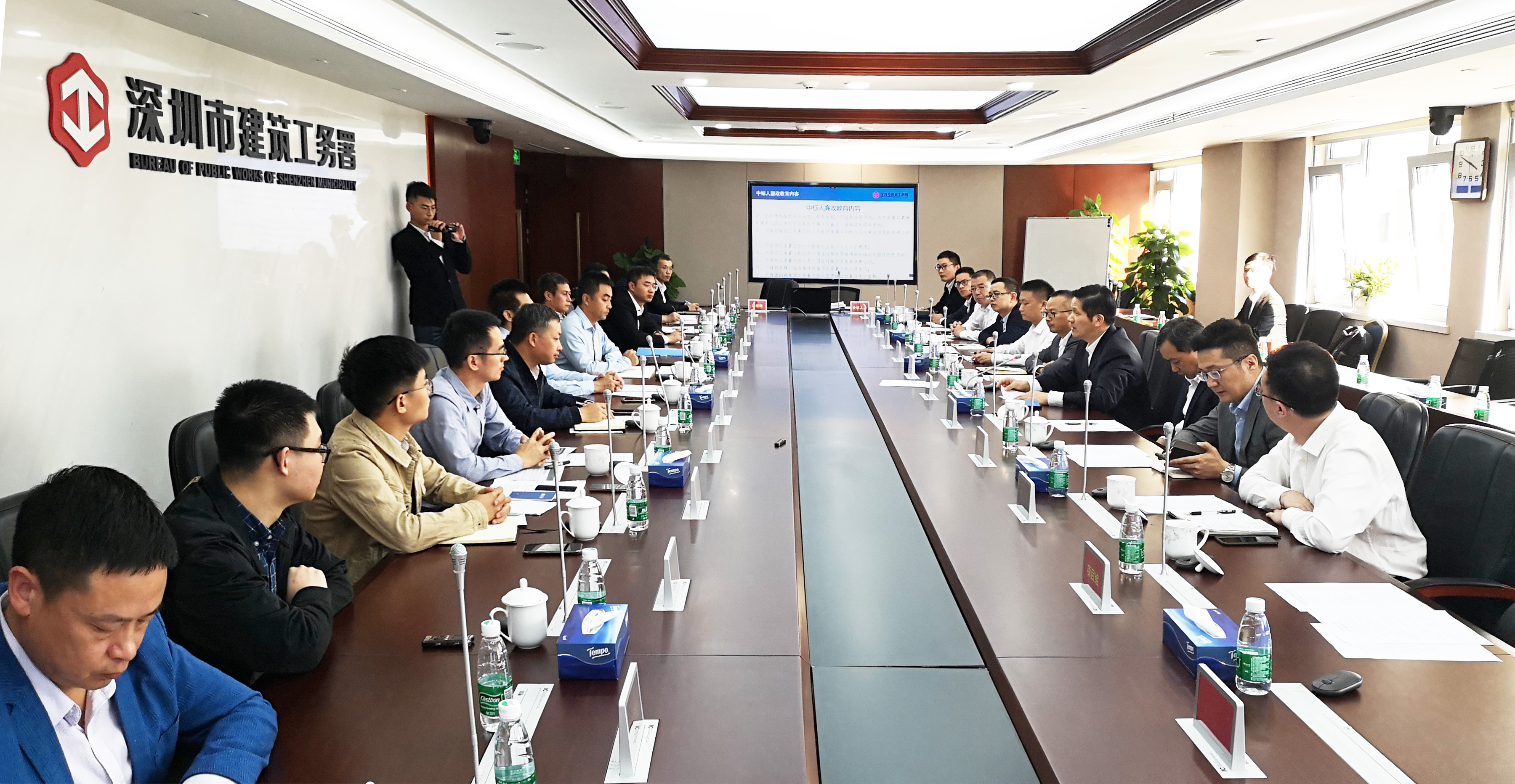 陈建光书记会见深圳市建筑工务署党组书记姚亮