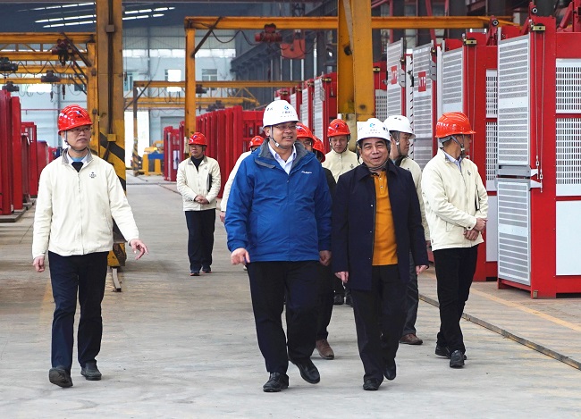 陈家坚到建机公司武鸣生产基地调研指导