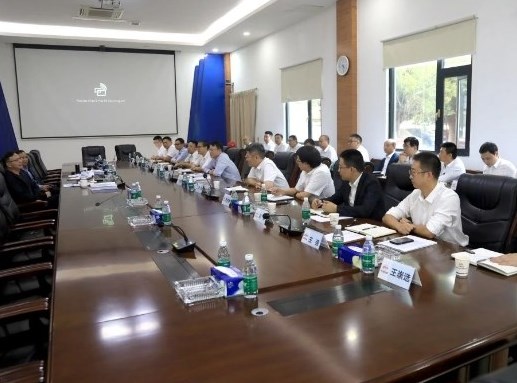 公司总经理徐加兵、副总经理陈宪祖到机电事业部进行工作调研