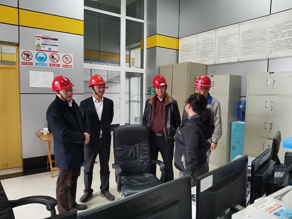 匡波一行深入工棚公司基层调研慰问